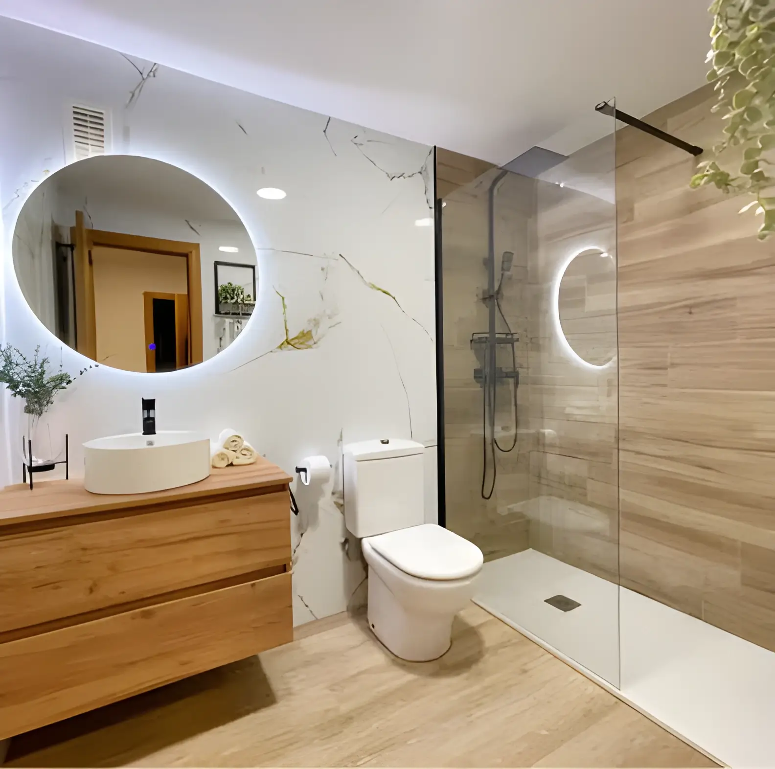 Baño reformado en Tarragona con mampara y grifería nueva